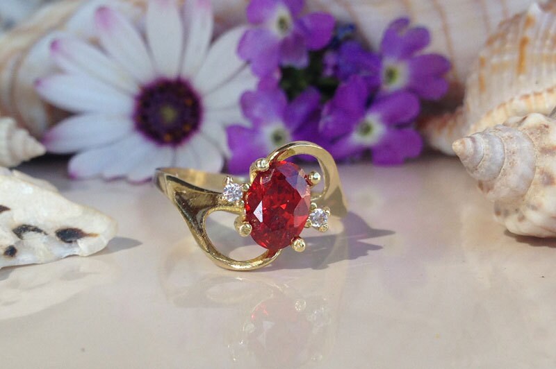 Oval Red Garnet Ring with Clear Quartz Accents - H.L.Jewelry