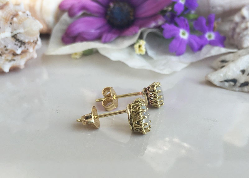 Pear Shape Rainbow Moonstone Simple Stud Earrings - H.L.Jewelry