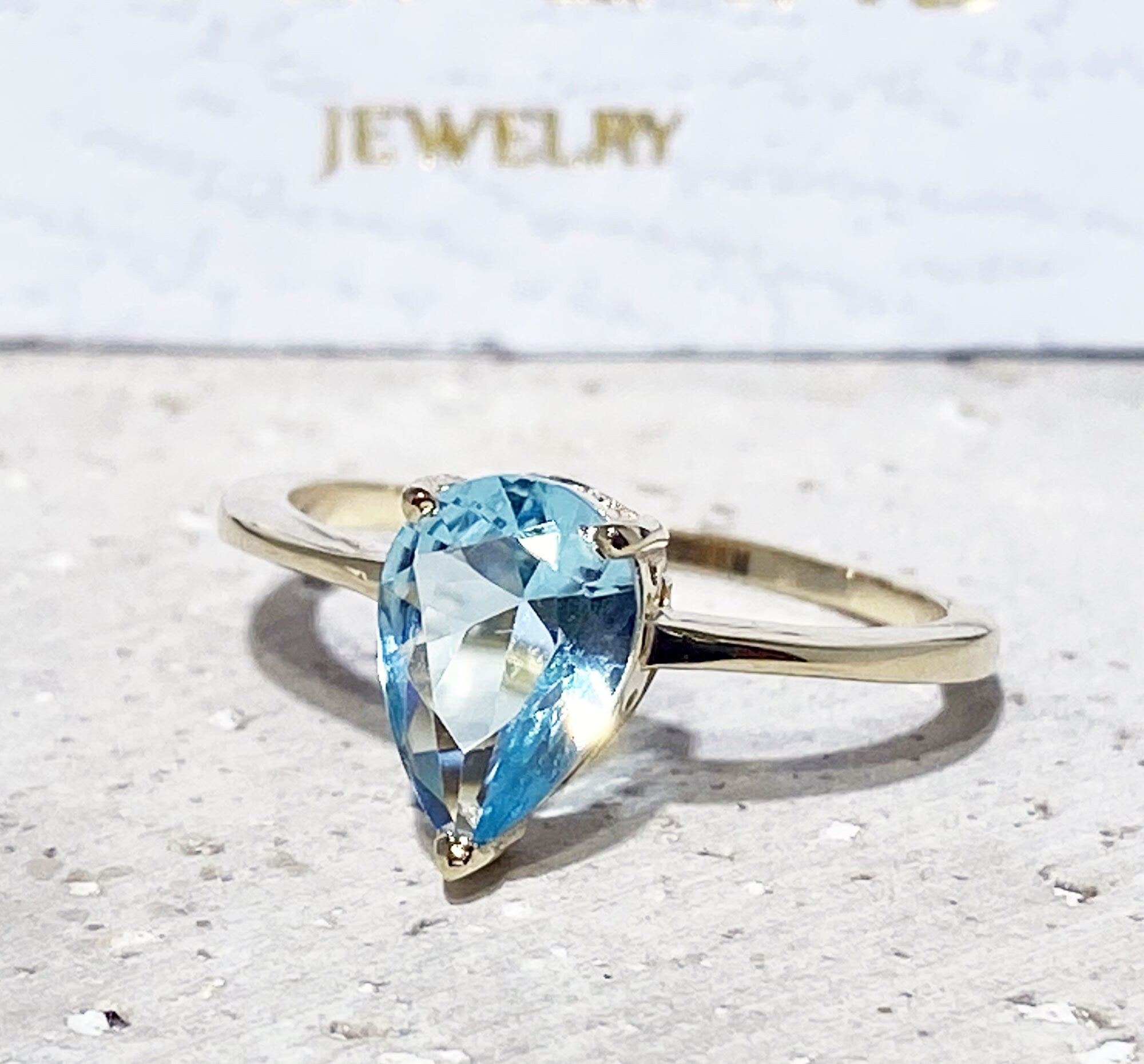 Pear-Shaped Aquamarine Gemstone Lace Setting Ring - H.L.Jewelry