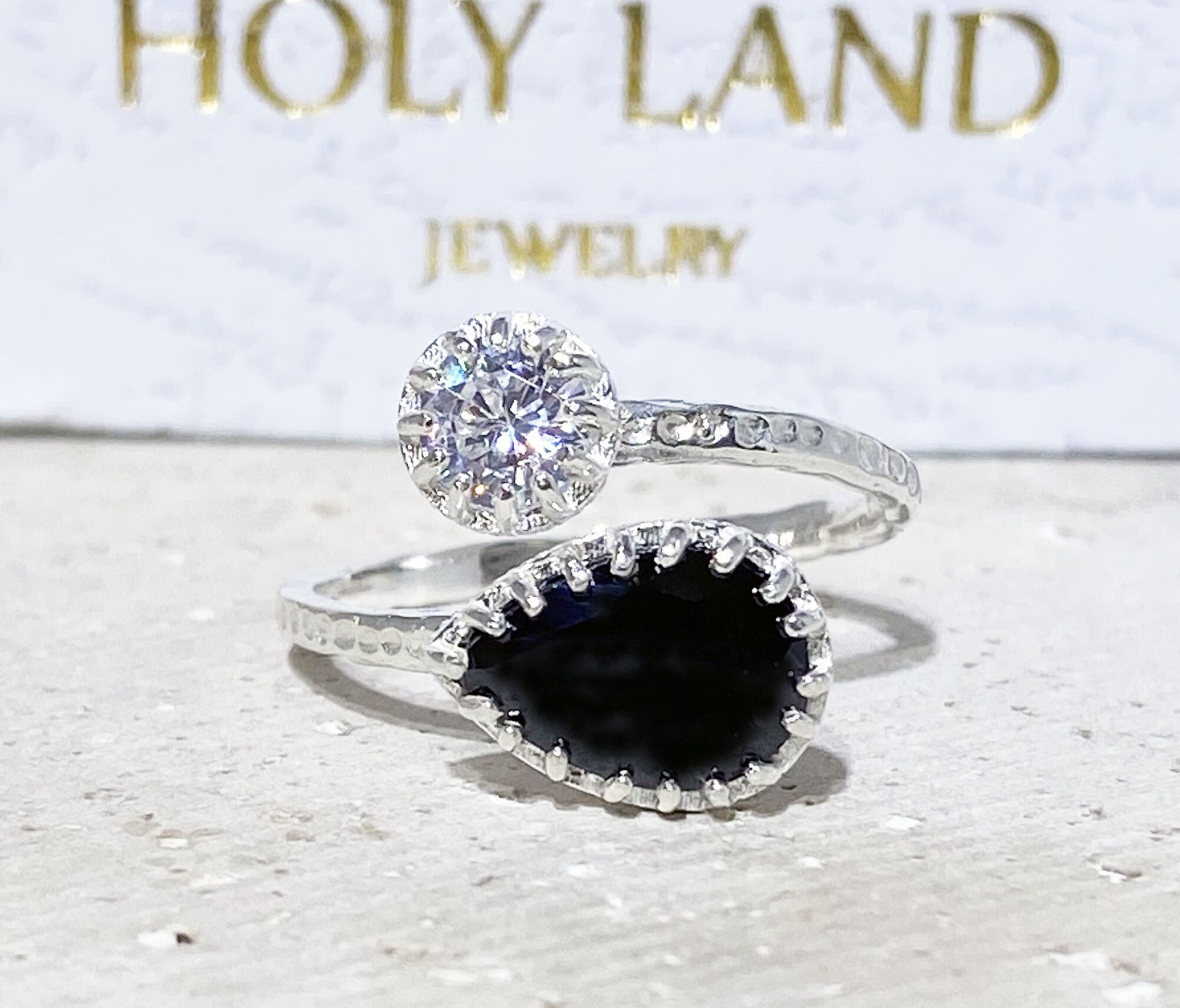 Pear-Shaped Black Onyx & Round Clear Quartz Hammered Band Adjustable Ring - H.L.Jewelry
