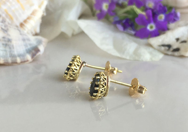 Pear-Shaped Black Onyx Simple Stud Earrings - H.L.Jewelry