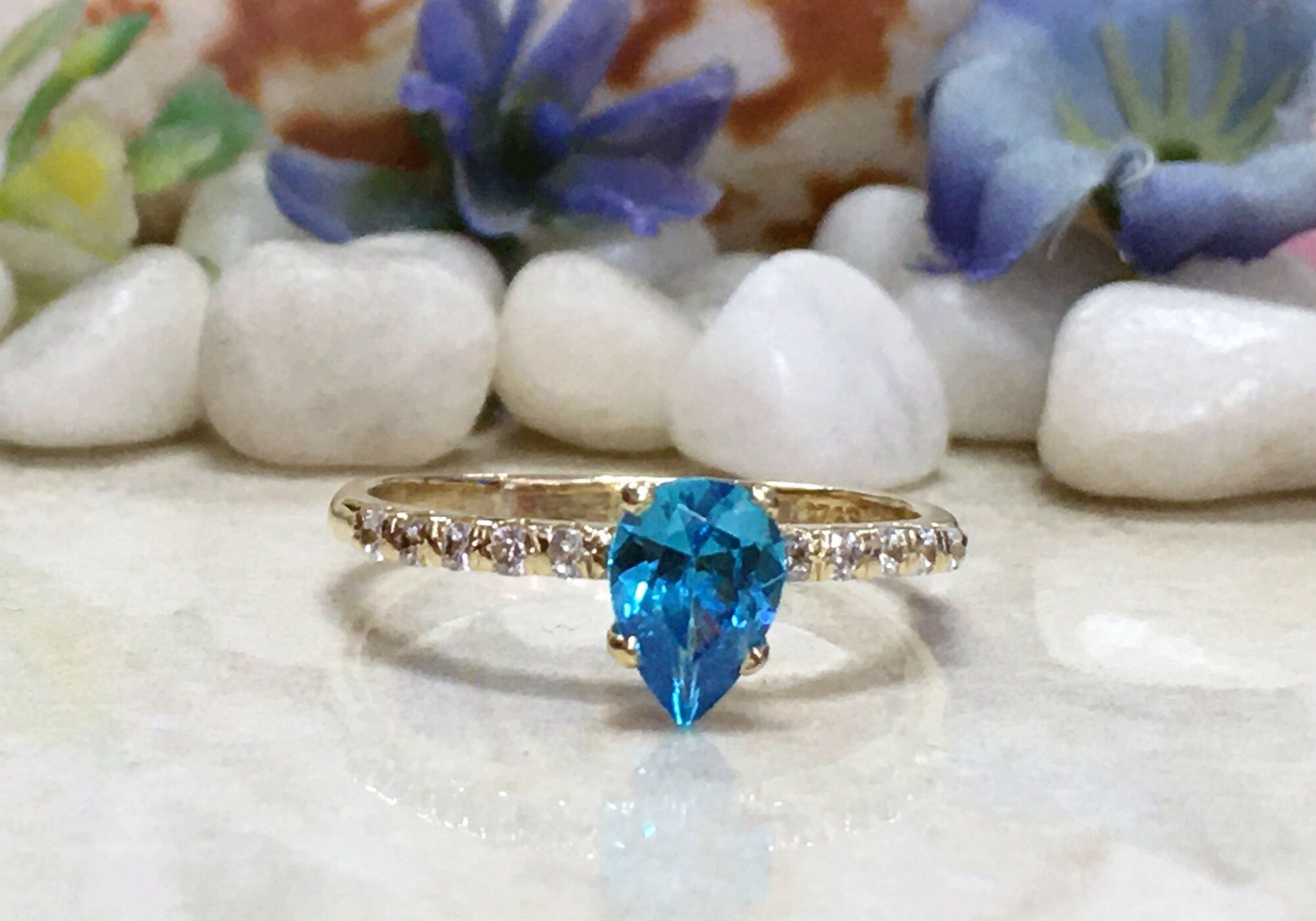 Pear-Shaped Blue Topaz Delicate Ring with Clear Quartz Accents - H.L.Jewelry