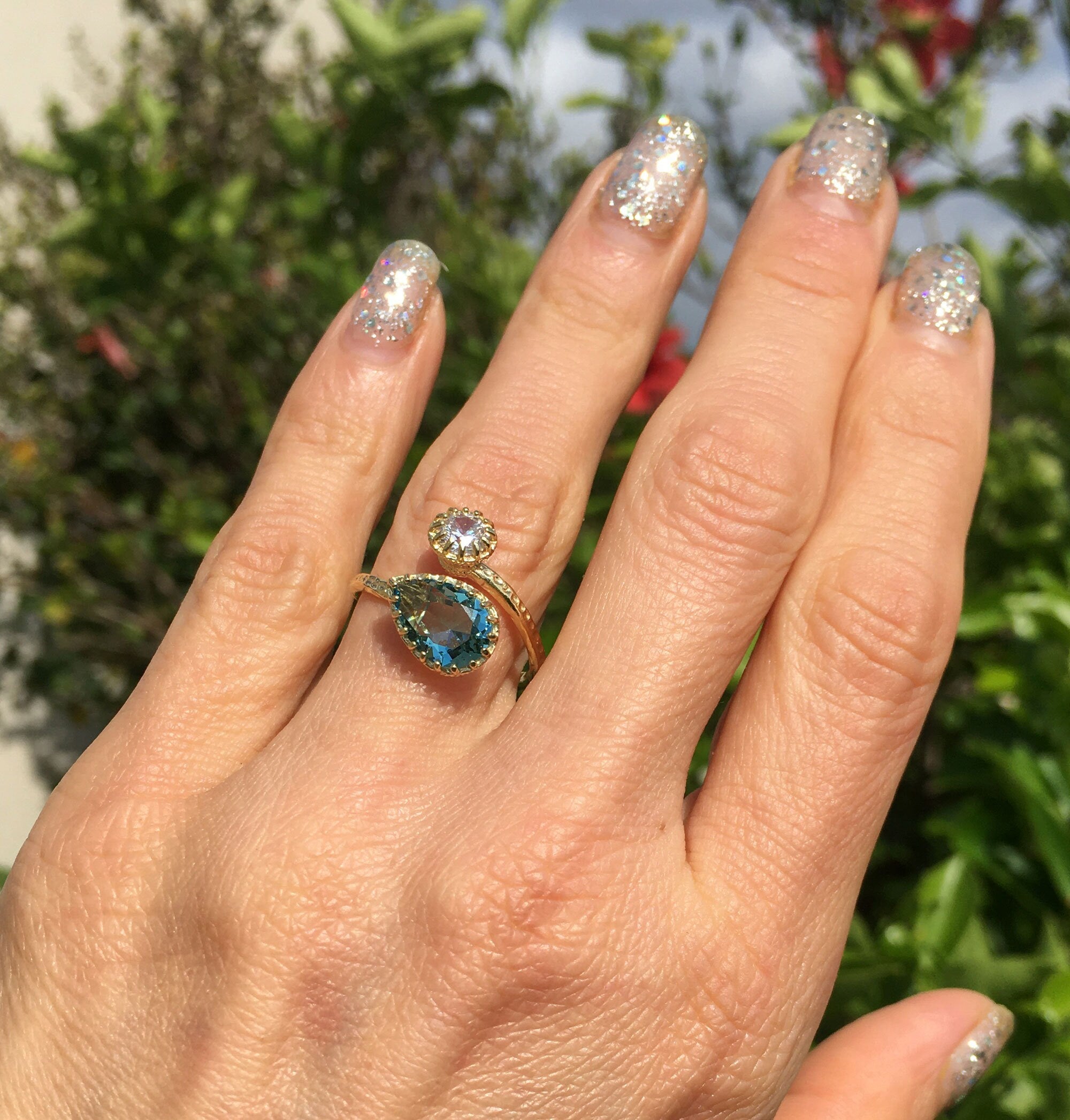 Pear-Shaped Blue Topaz & Round Clear Quartz Hammered Band Adjustable Ring - H.L.Jewelry