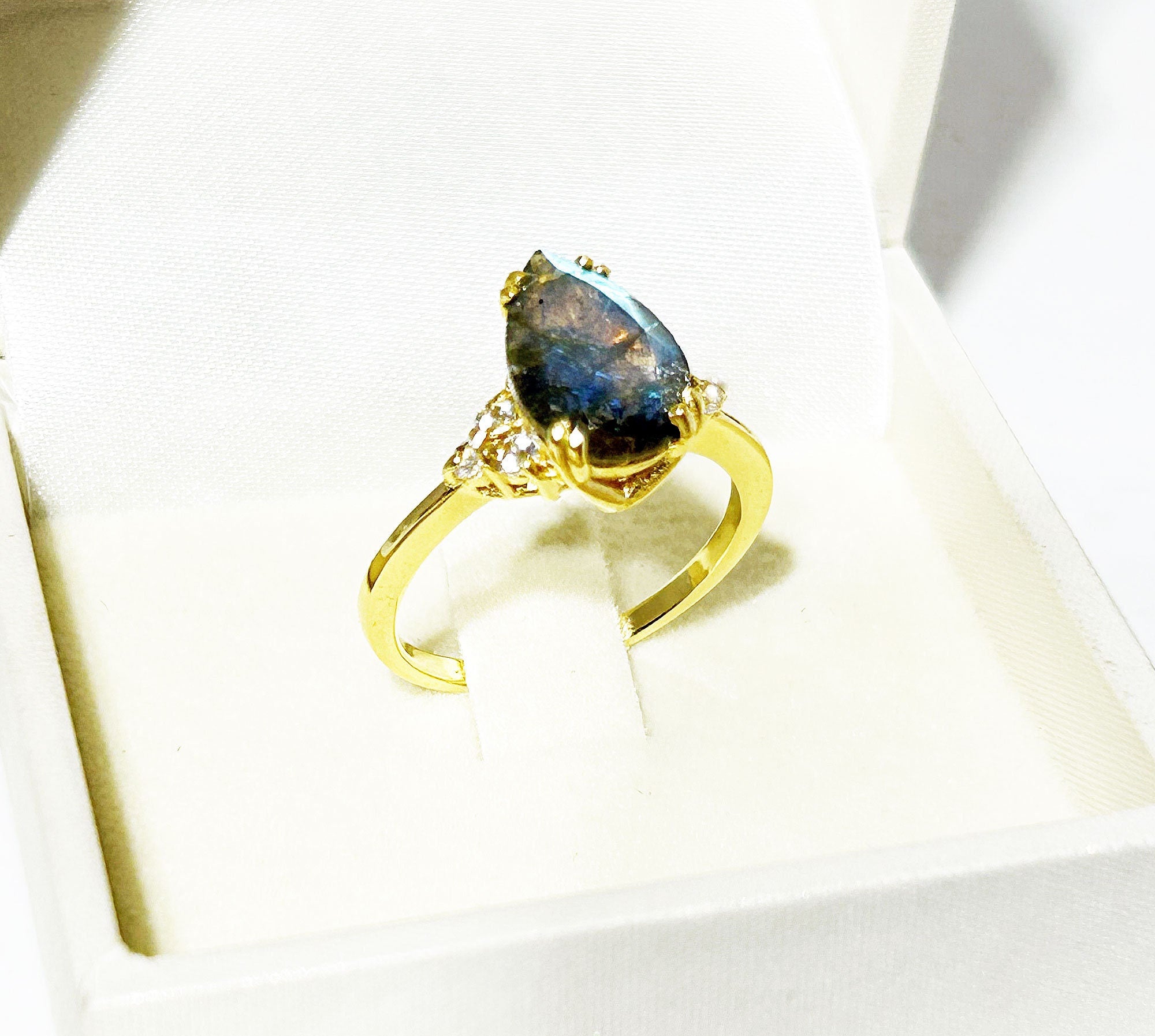 Pear-Shaped Labradorite Engagement Ring with Clear Quartz Accents - H.L.Jewelry
