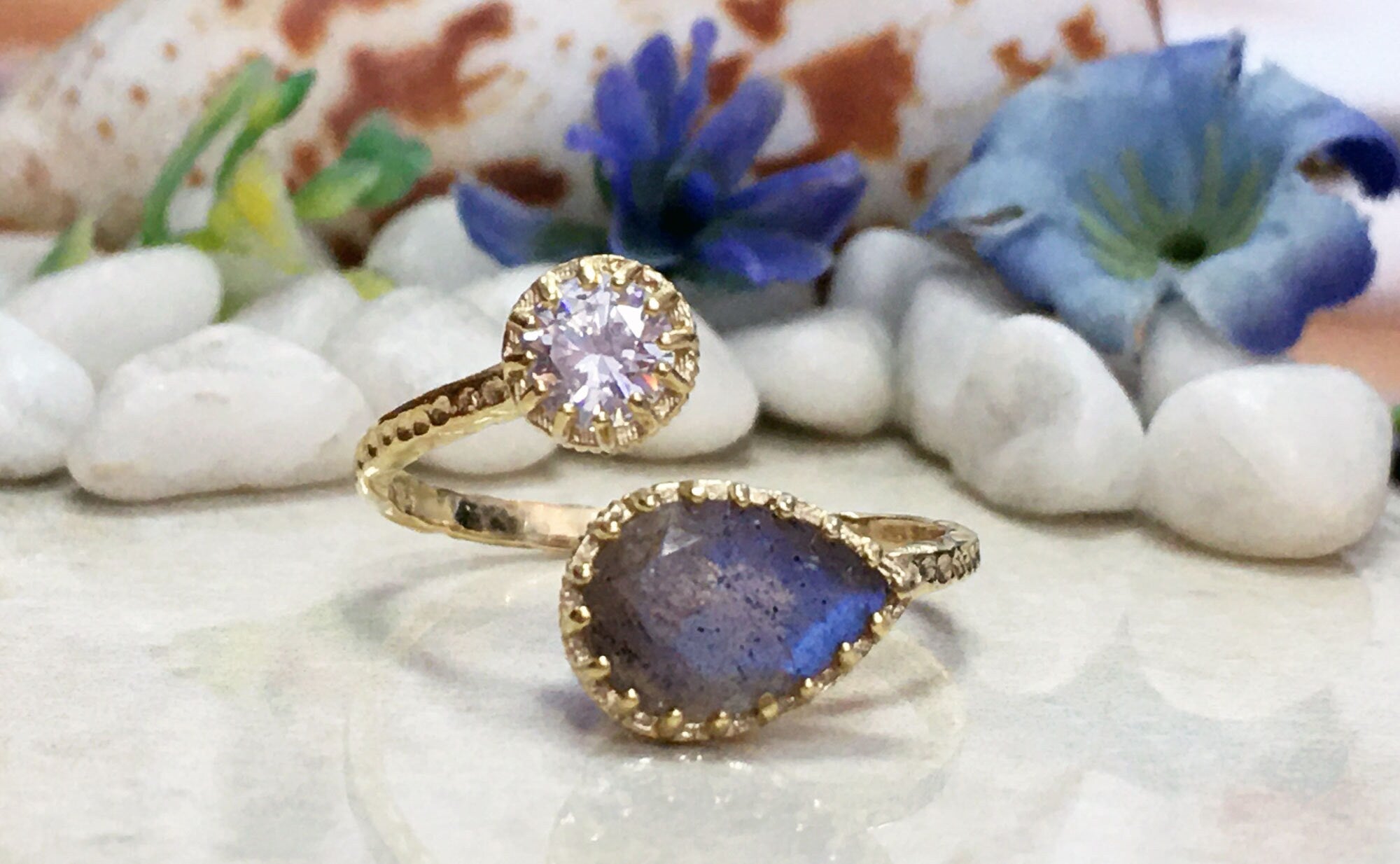 Pear-Shaped Labradorite & Round Clear Quartz Hammered Band Adjustable Ring - H.L.Jewelry