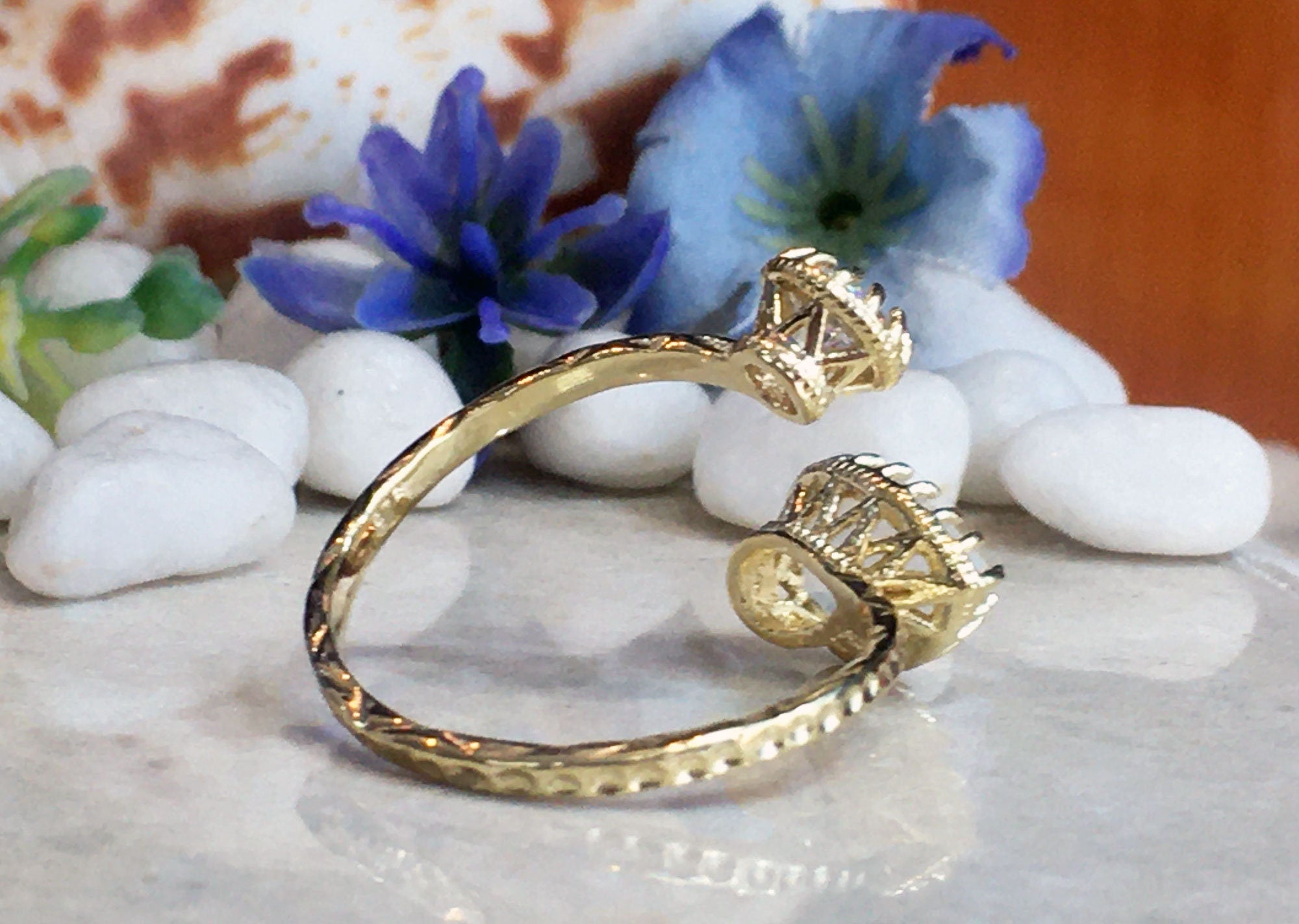 Pear-Shaped Rainbow Moonstone & Round Clear Quartz Hammered Band Adjustable Ring - H.L.Jewelry