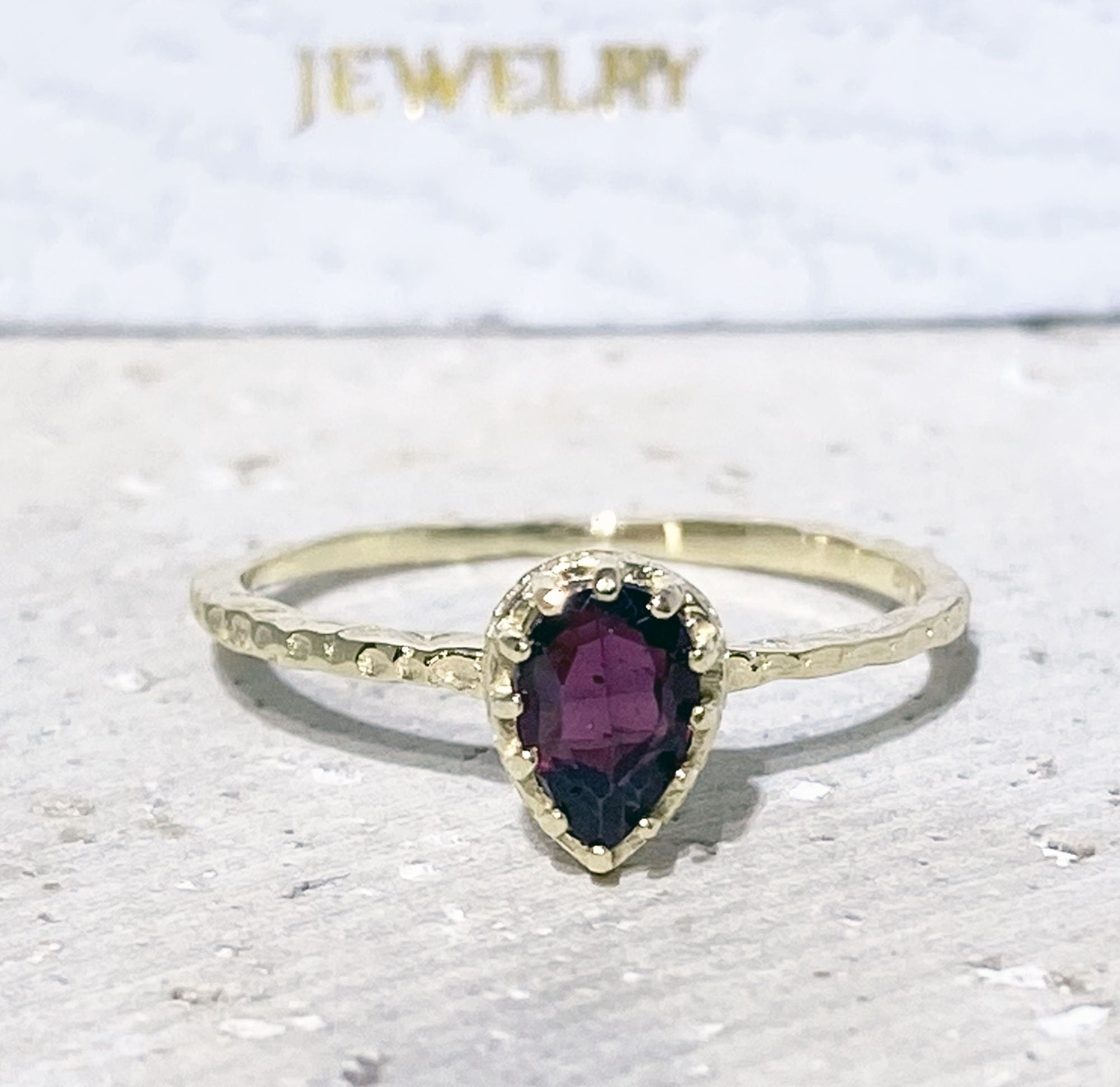 Pear-Shaped Red Garnet Simple Hammered Band Ring - H.L.Jewelry