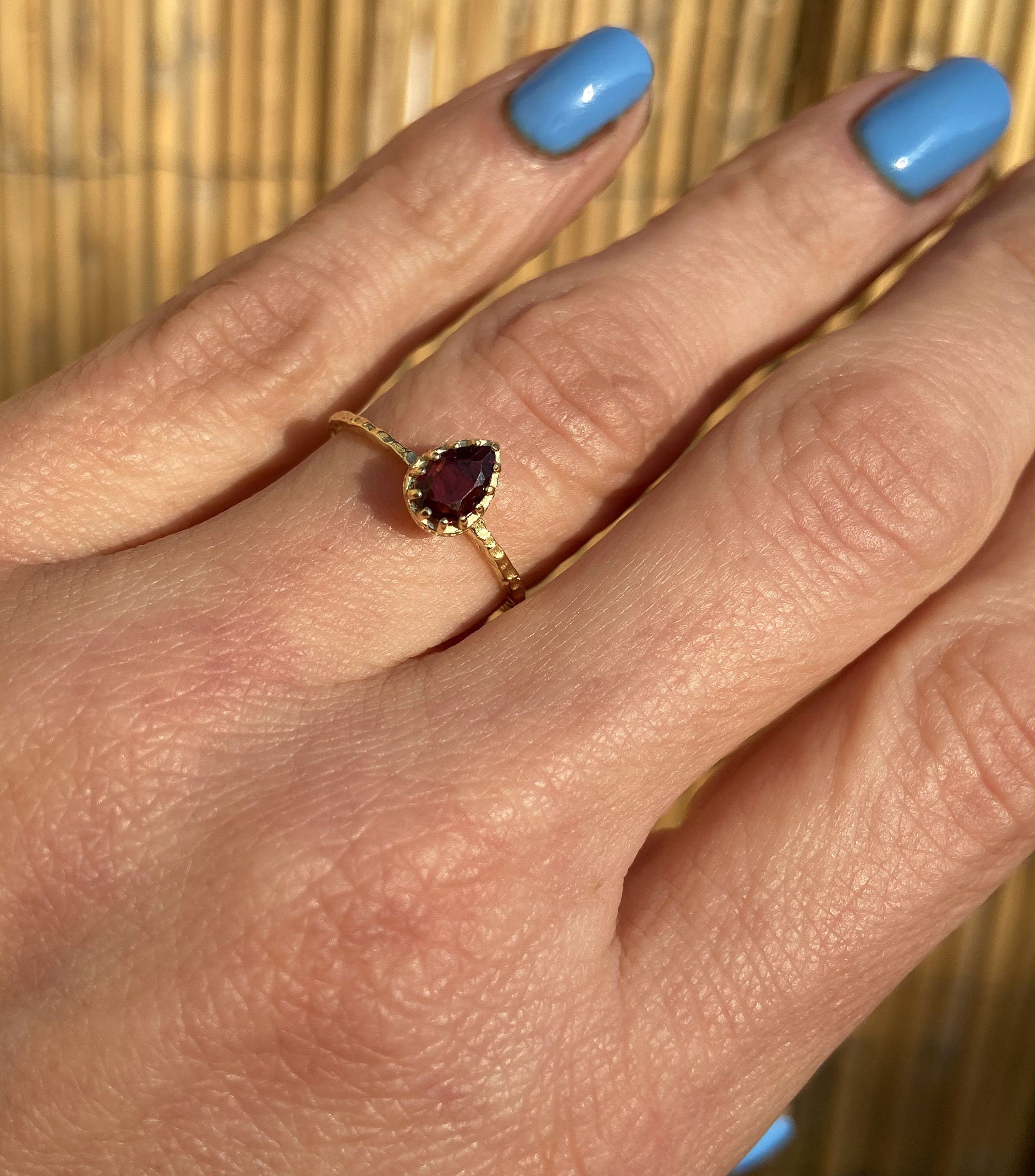Pear-Shaped Red Garnet Simple Hammered Band Ring - H.L.Jewelry