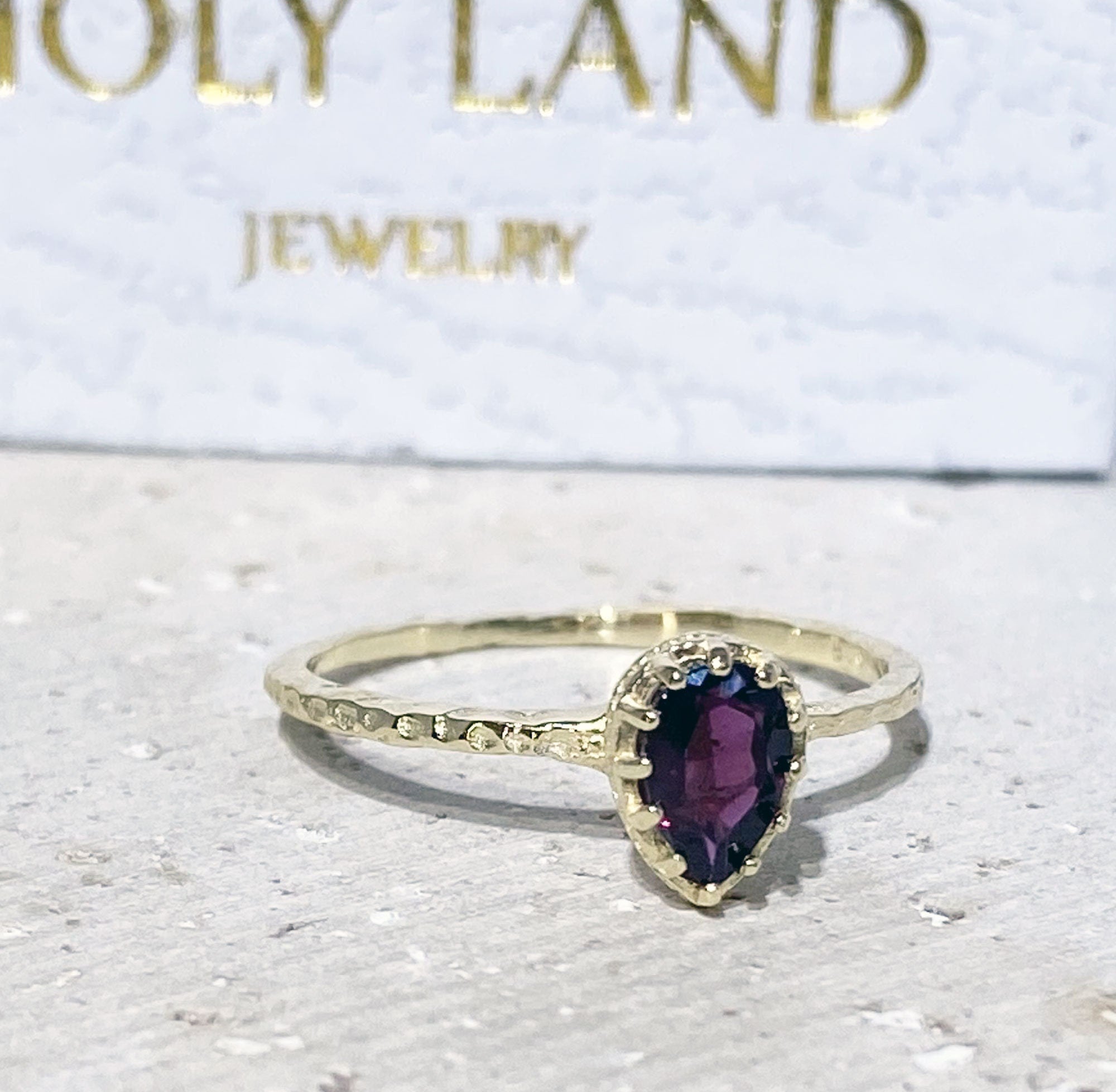 Pear-Shaped Red Garnet Simple Hammered Band Ring - H.L.Jewelry