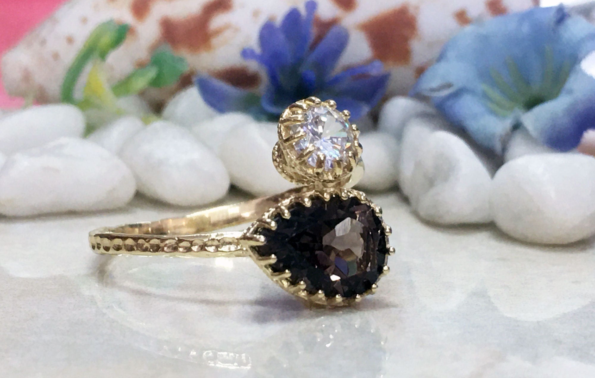 Pear-Shaped Smoky Quartz & Round Clear Quartz Adjustable Hammered Band Ring - H.L.Jewelry