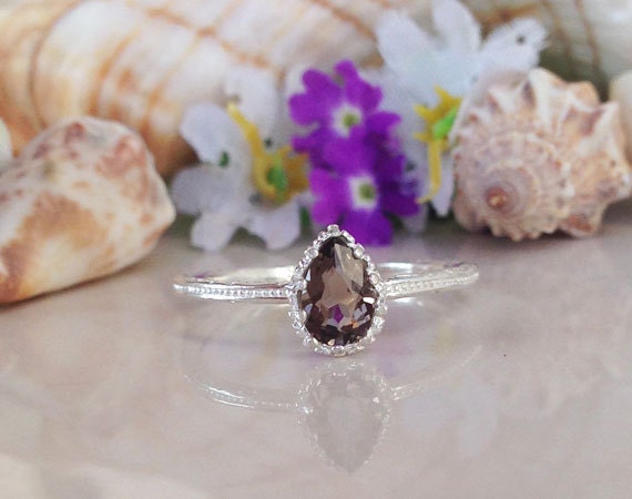 Pear-Shaped Smoky Quartz Simple Hammered Band Ring - H.L.Jewelry