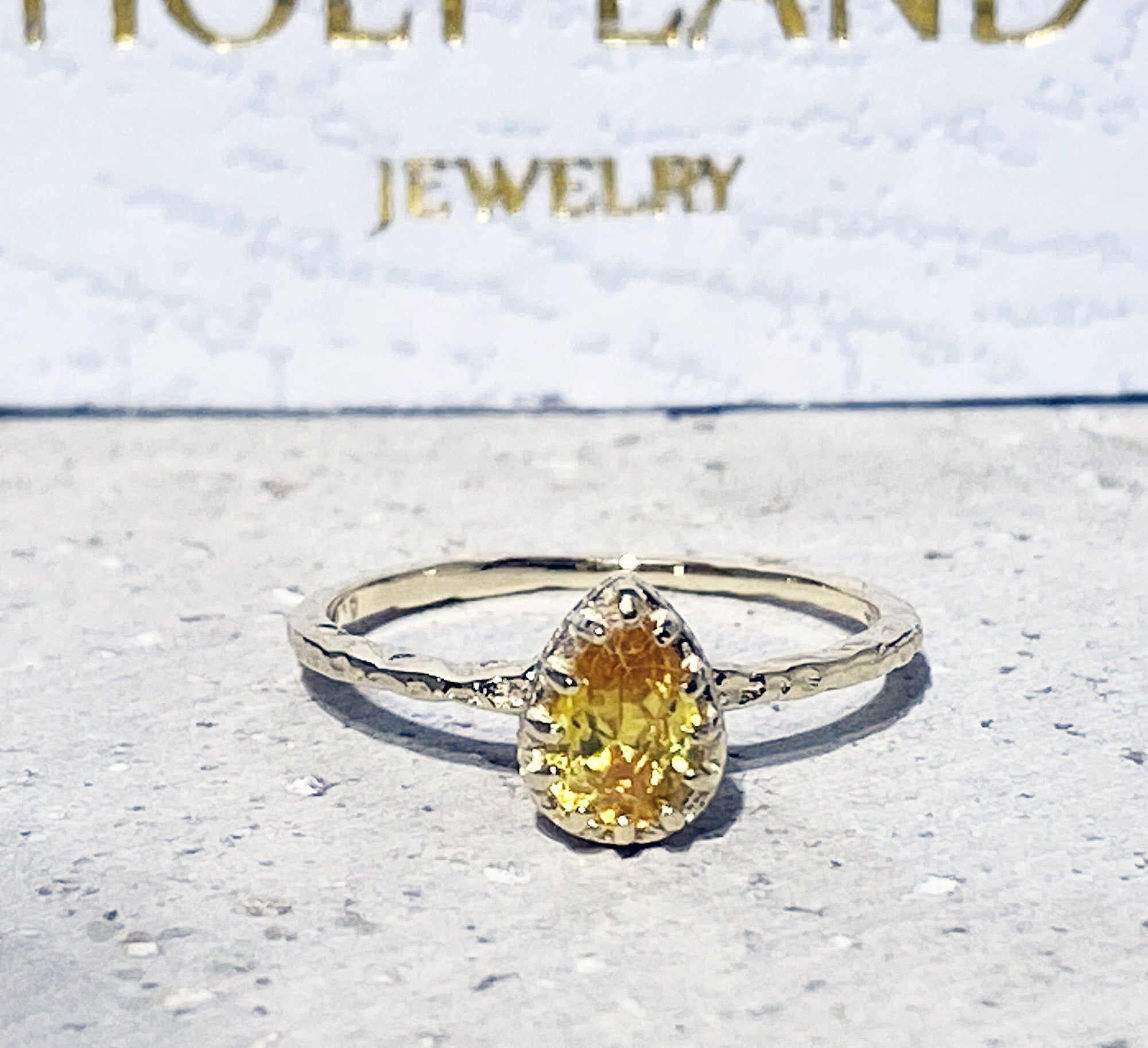 Pear-Shaped Yellow Citrine Simple Hammered Band Ring - H.L.Jewelry