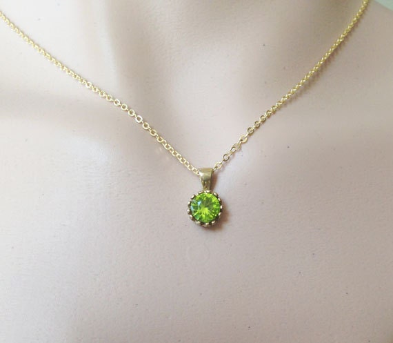 Peridot Round Crown Delicate Chain Necklace - H.L.Jewelry