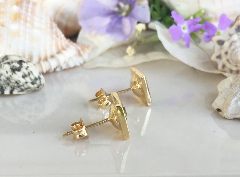 Peridot Square Stone Simple Stud Earrings - H.L.Jewelry