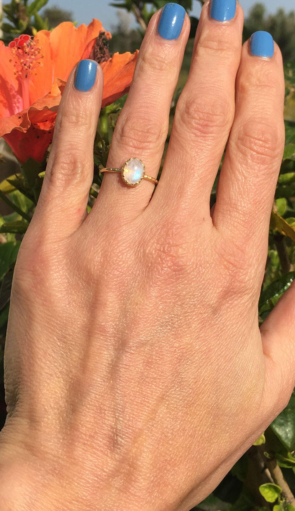 Rainbow Moonstone Oval Crown Simple Hammered Band Ring - H.L.Jewelry
