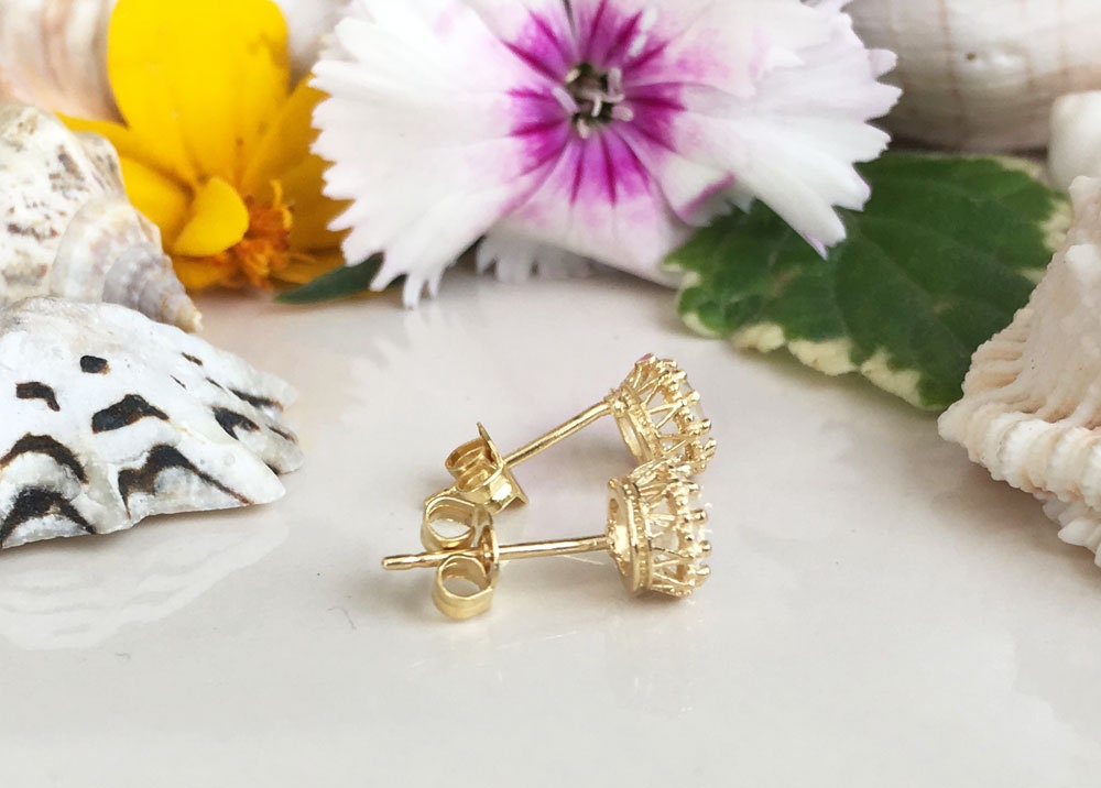 Rainbow Moonstone Simple Round Stud Earrings - H.L.Jewelry