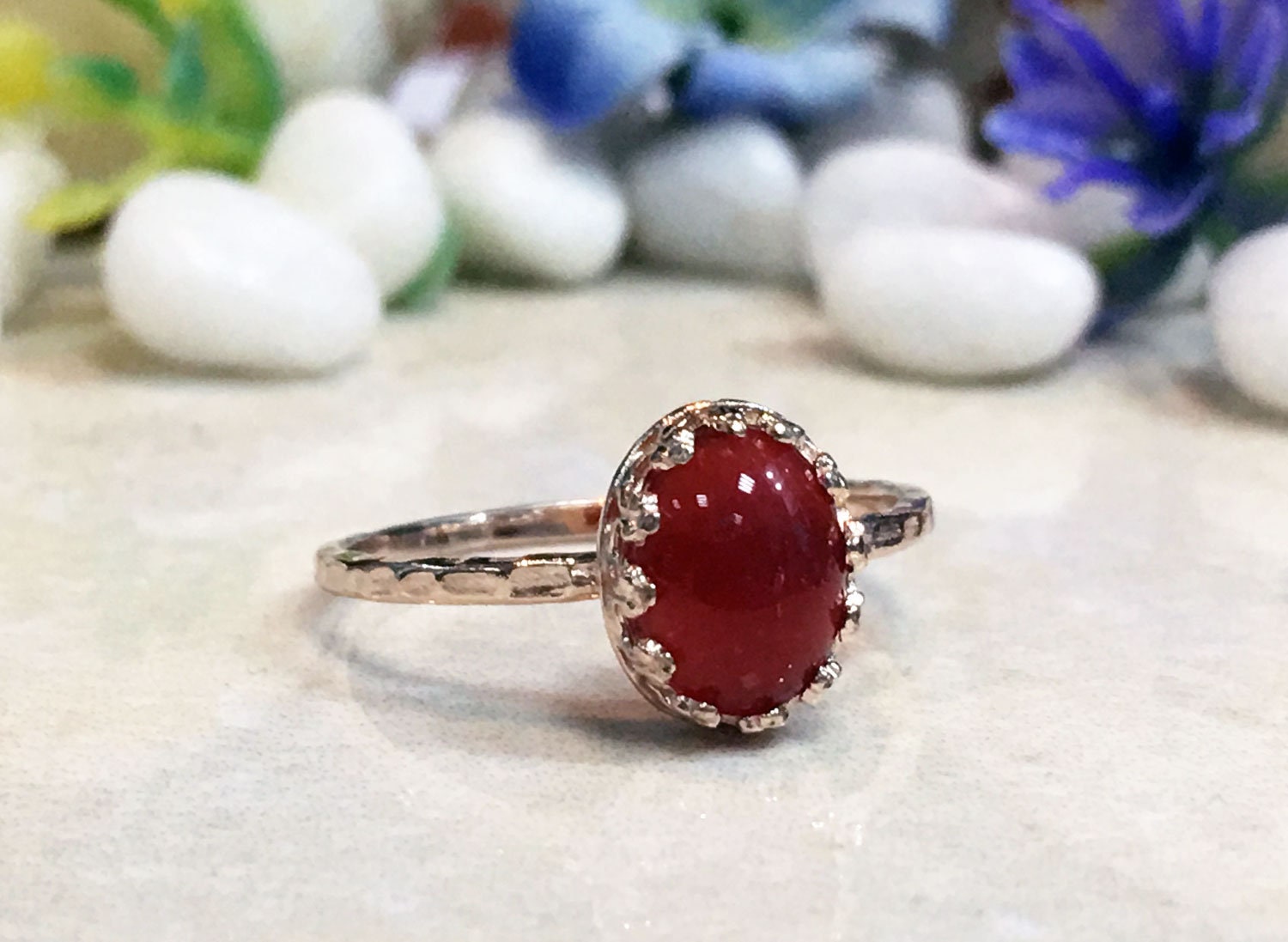 Red Carnelian Simple Hammered Band Oval Crown Ring - H.L.Jewelry