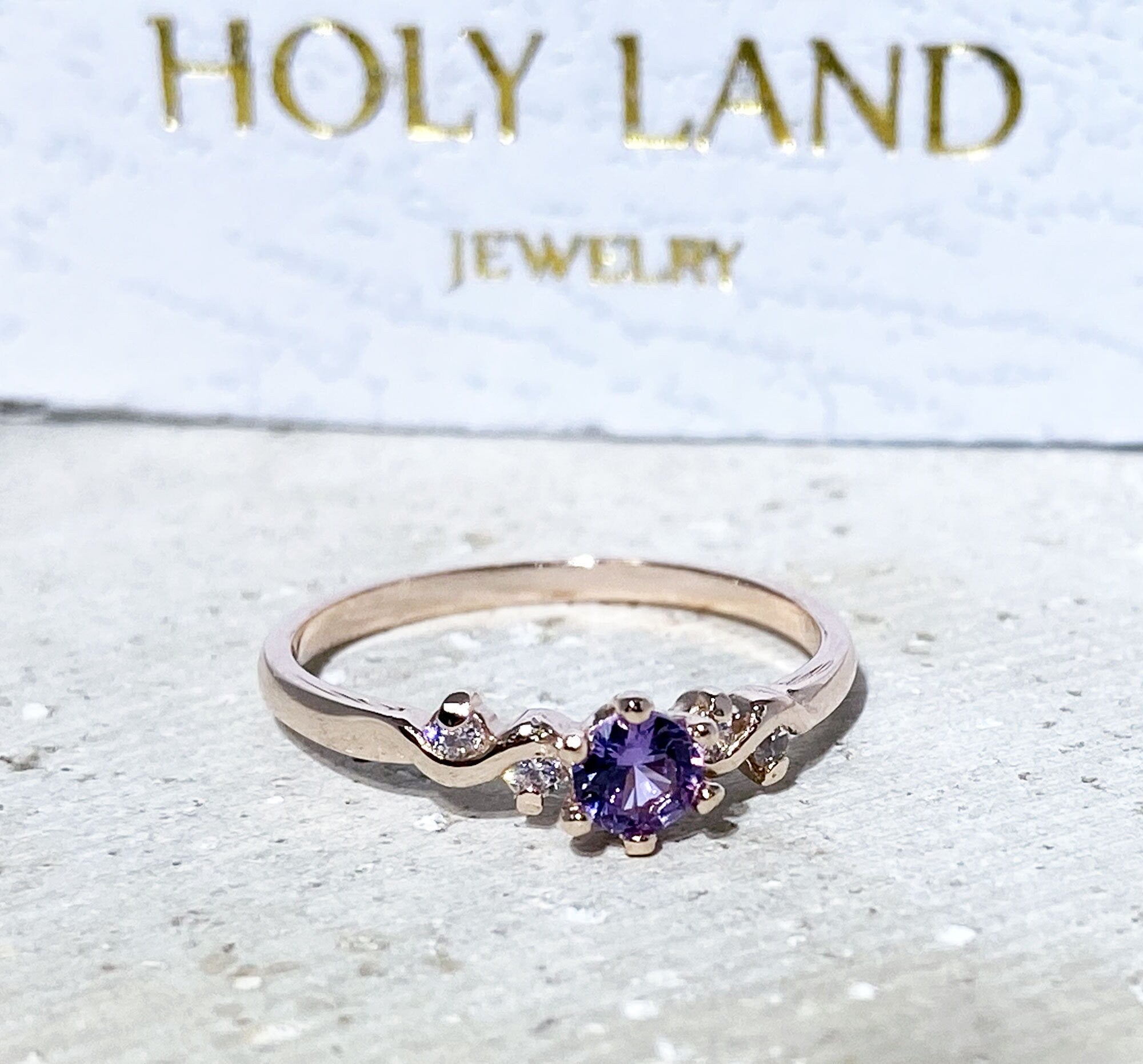 Round Alexandrite Ring with Clear Quartz Accents - H.L.Jewelry