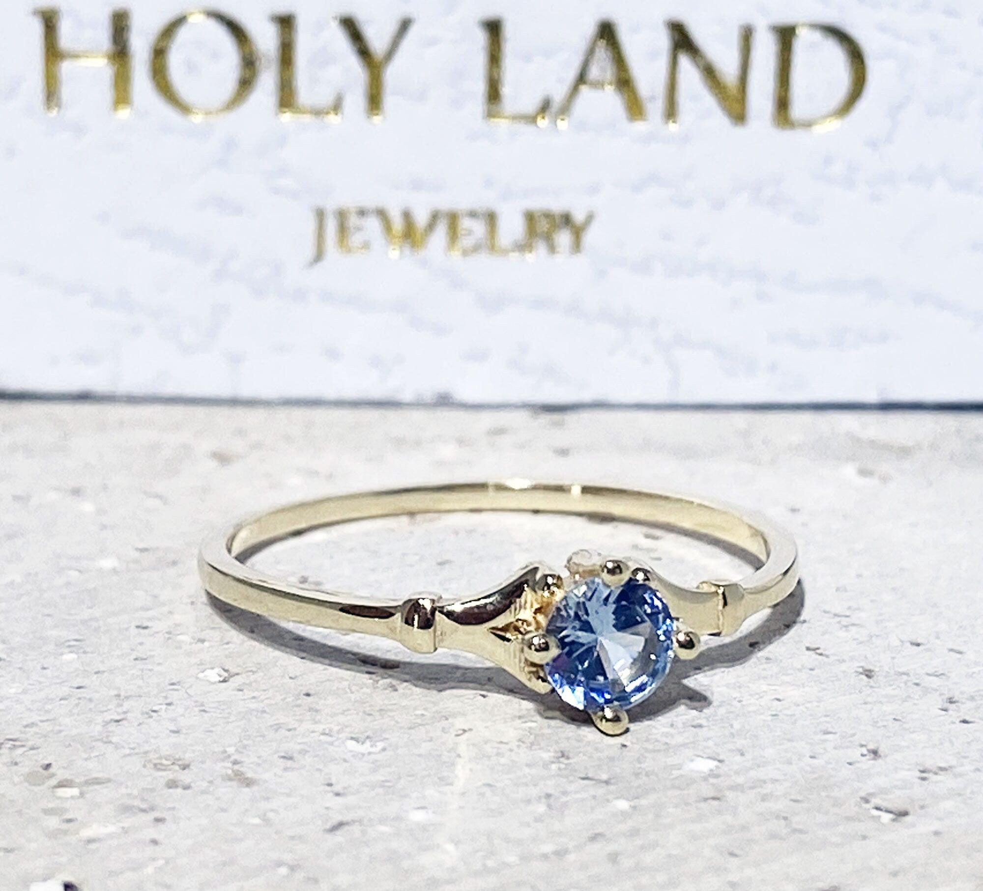 Round Aquamarine Simple Delicate Ring - H.L.Jewelry