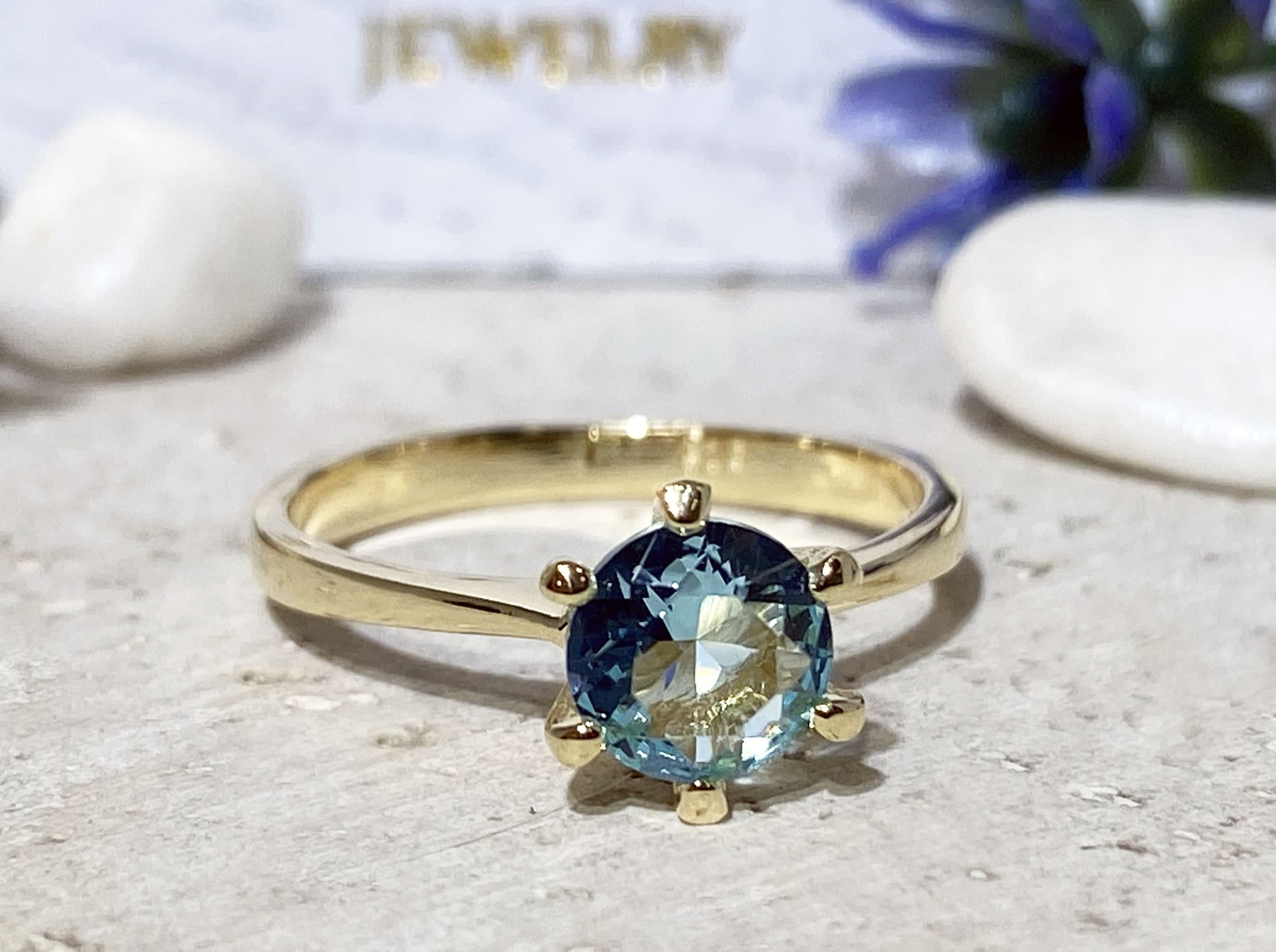 Round Aquamarine Simple Solitaire Ring - H.L.Jewelry