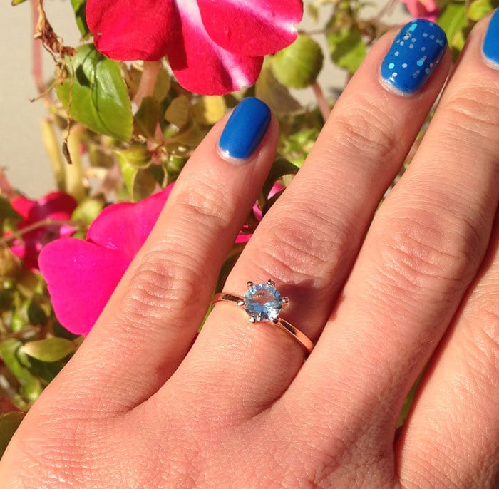 Round Aquamarine Simple Solitaire Ring - H.L.Jewelry