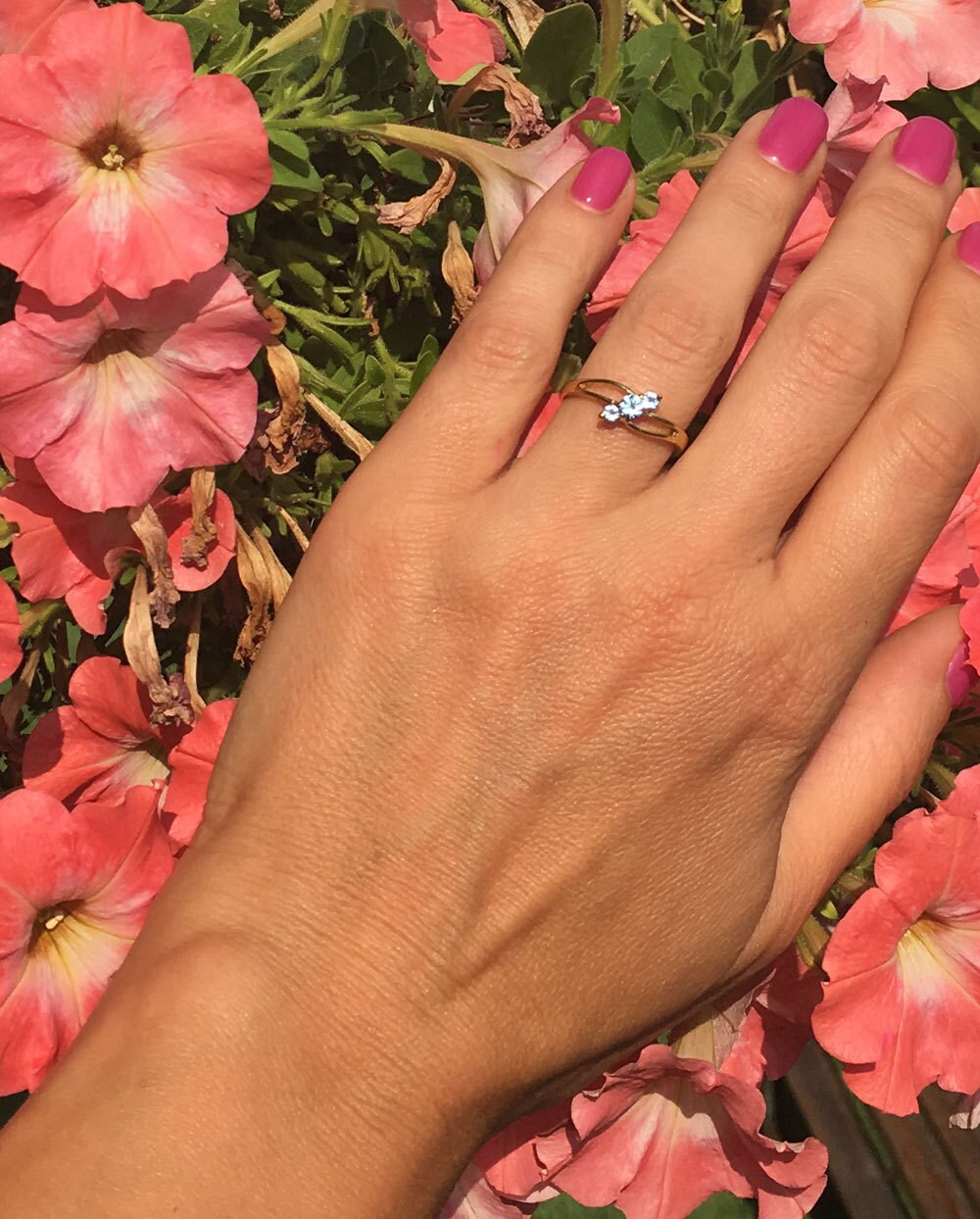 Round Aquamarine Three Stone Simple Ring - H.L.Jewelry