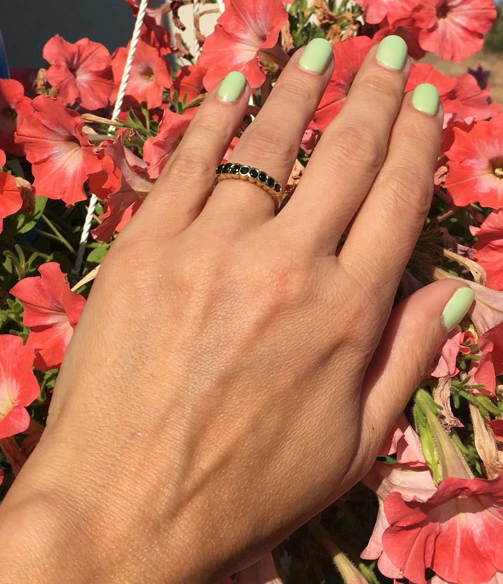 Round Black Onyx Eight Stone Stacking Bezel Ring - H.L.Jewelry