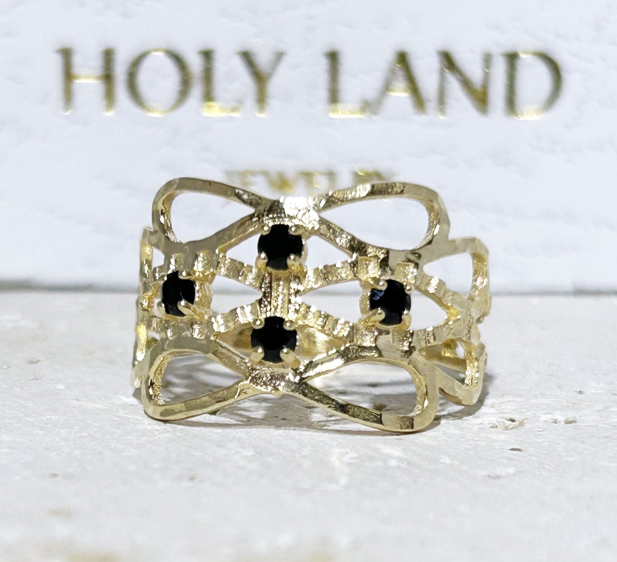 Round Black Onyx Four Stone Wide Hammered Band Ring - H.L.Jewelry