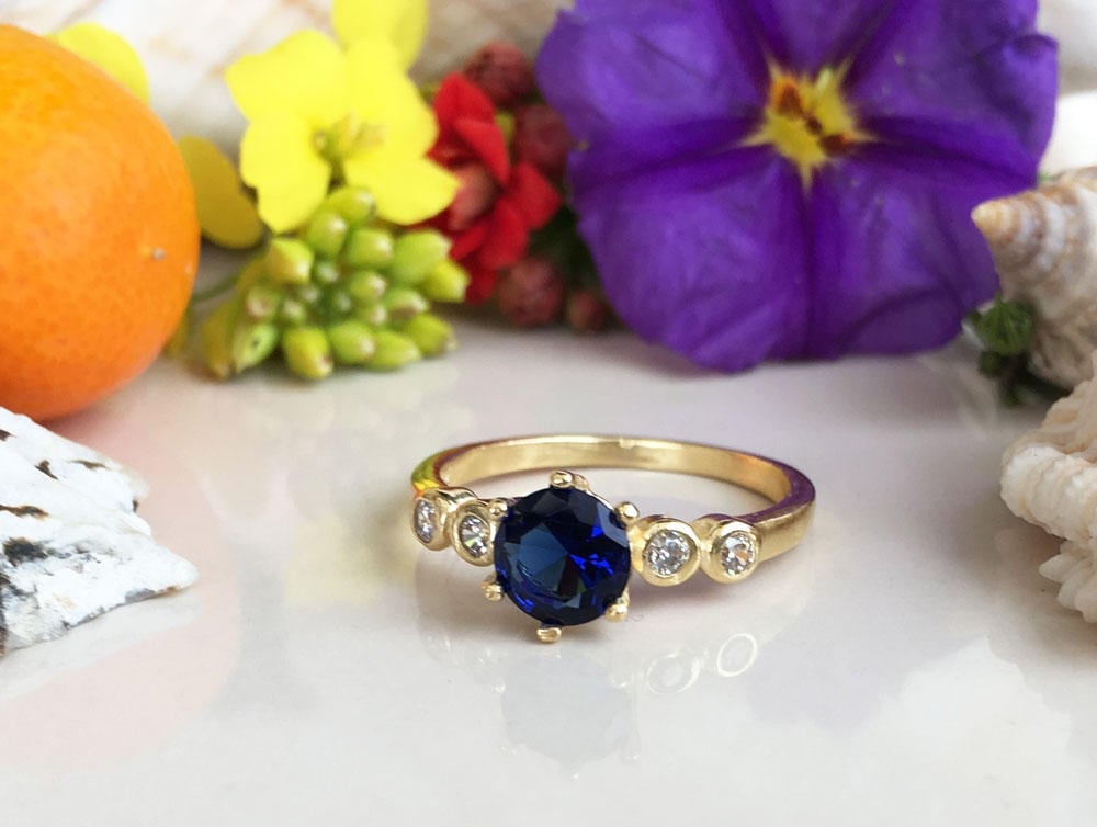 Round Blue Sapphire Gemstone Ring with Clear Quartz Accents - H.L.Jewelry