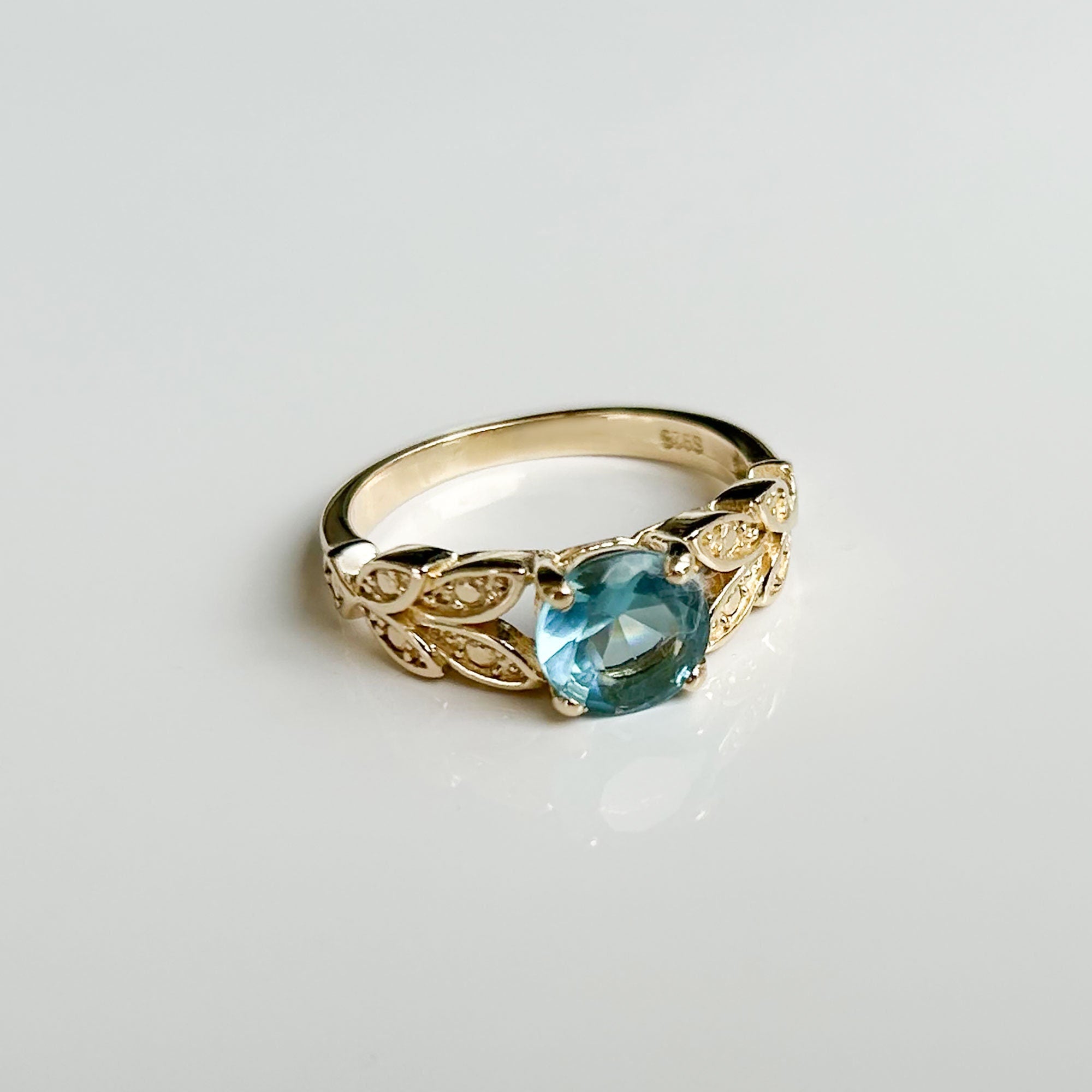 Round Blue Topaz Gemstone Flower Leaves Ring - H.L.Jewelry