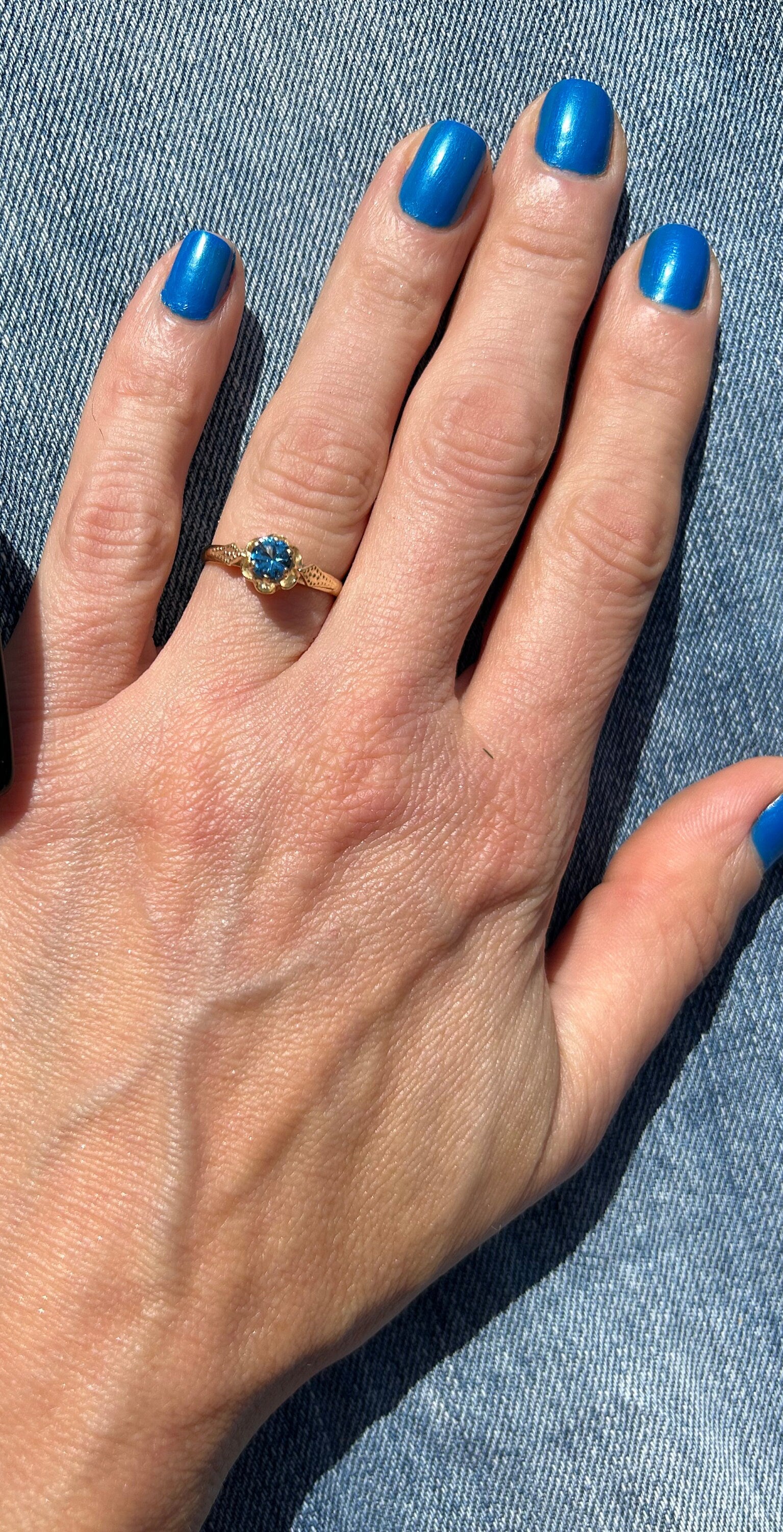 Round Blue Topaz Gemstone Flower Ring - H.L.Jewelry