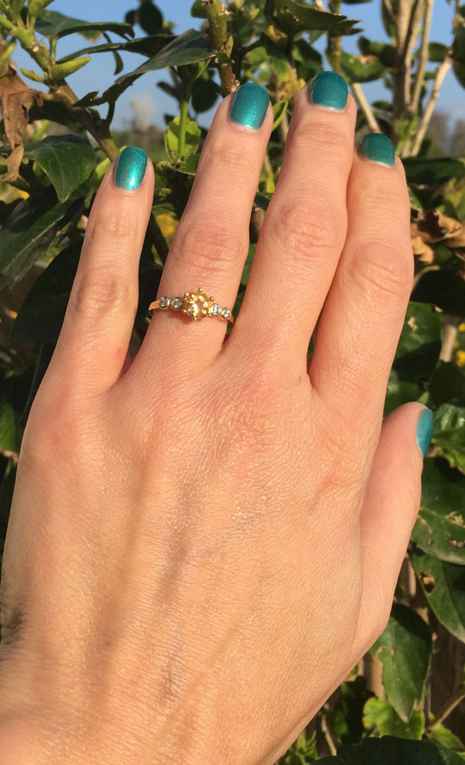 Round Citrine Gemstone Ring with Clear Quartz Accents - H.L.Jewelry