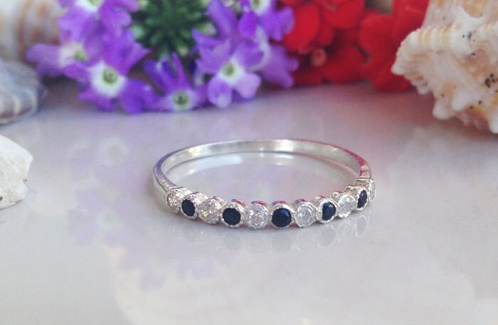 Round Clear Quartz & Black Onyx Eleven Stone Stacking Half Eternity Ring - H.L.Jewelry