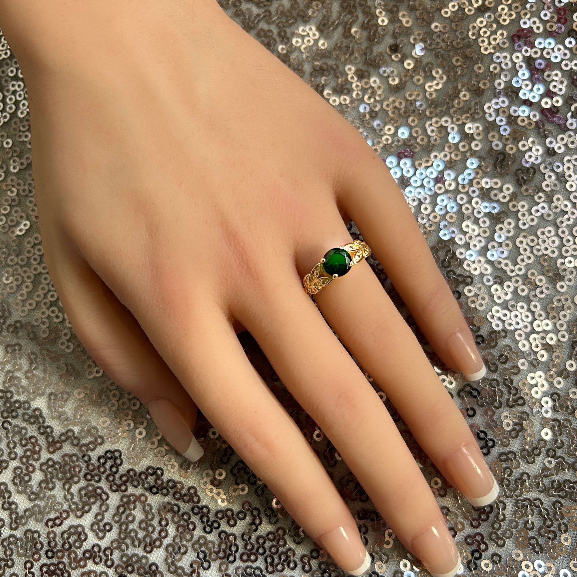 Round Emerald Gemstone Flower Leaves Ring - H.L.Jewelry