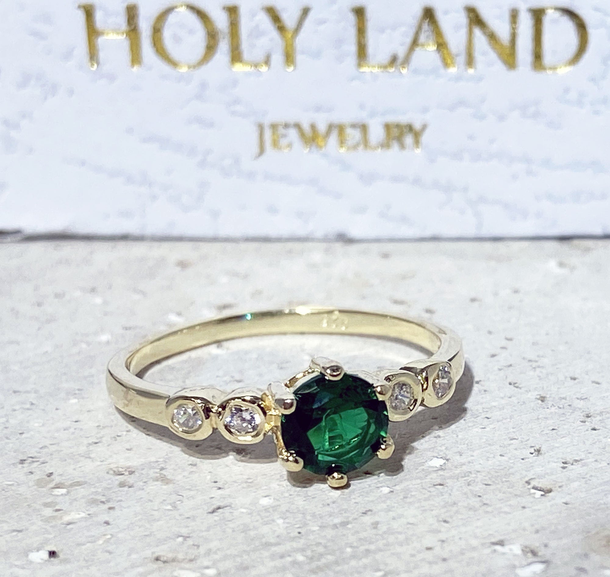 Round Emerald Simple Ring with Clear Quartz Accents - H.L.Jewelry