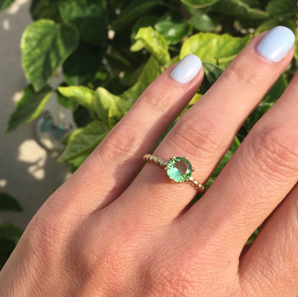 Round Green Sapphire Vintage Beaded Band Ring - H.L.Jewelry