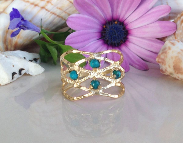 Round Green Turquoise Four Stone Hammered Band Ring - H.L.Jewelry