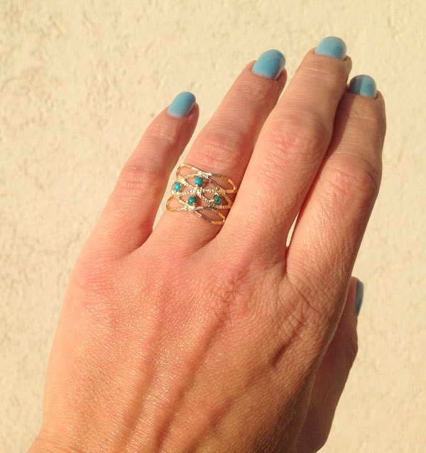 Round Green Turquoise Four Stone Hammered Band Ring - H.L.Jewelry