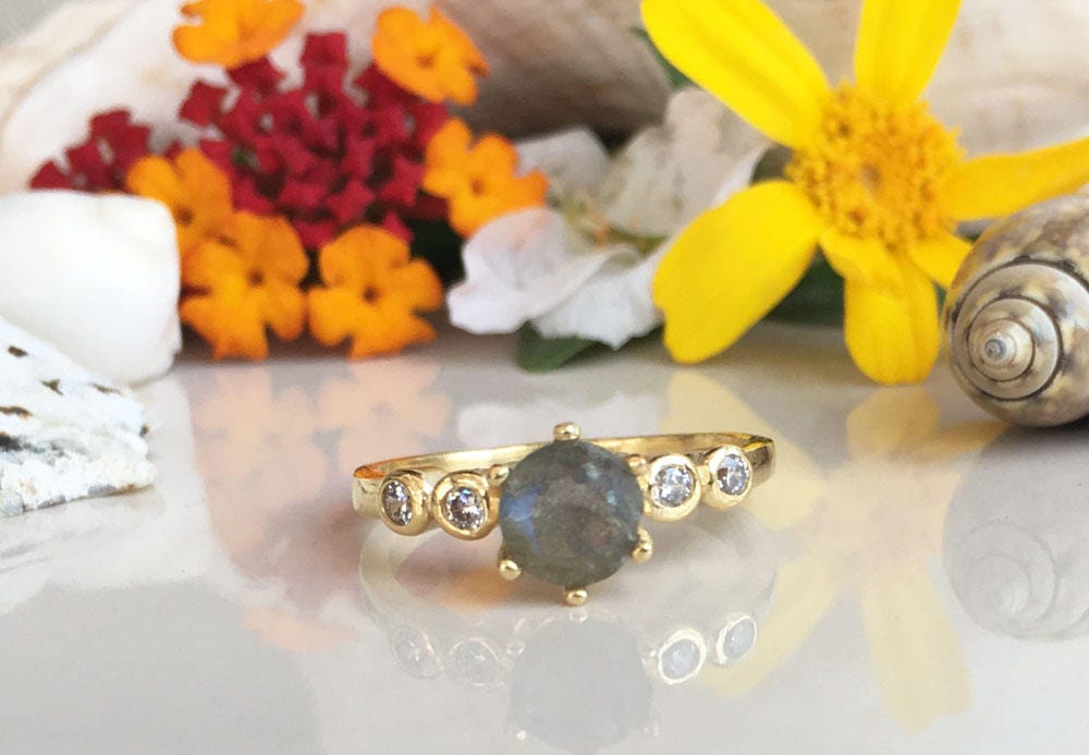 Round Labradorite Gemstone Ring with Clear Quartz Accents - H.L.Jewelry
