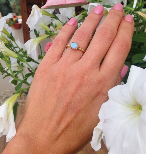 Round Labradorite Gemstone Simple Solitaire Ring - H.L.Jewelry