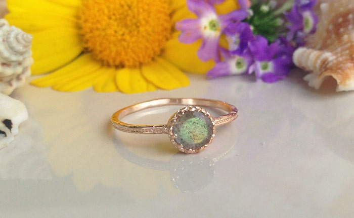 Round Labradorite Simple Hammered Band Ring - H.L.Jewelry