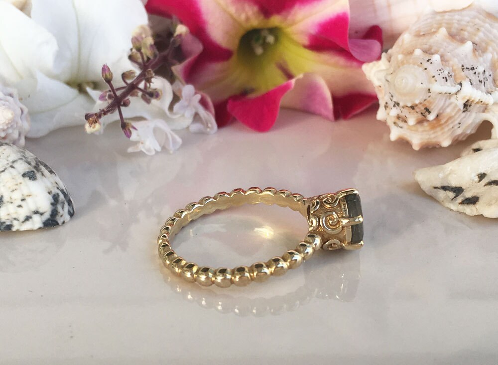 Round Labradorite Vintage Beaded Band Ring - H.L.Jewelry