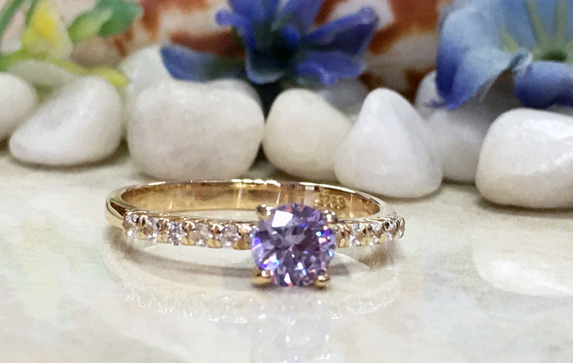 Round Lavender Amethyst Delicate Ring with Clear Quartz Accents - H.L.Jewelry