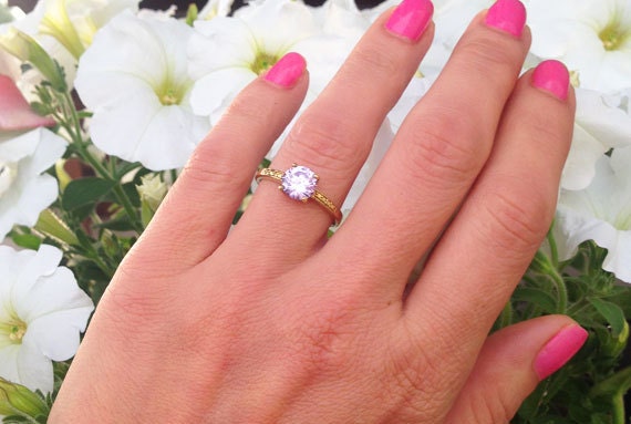 Round Lavender Amethyst Simple Solitaire Ring - H.L.Jewelry