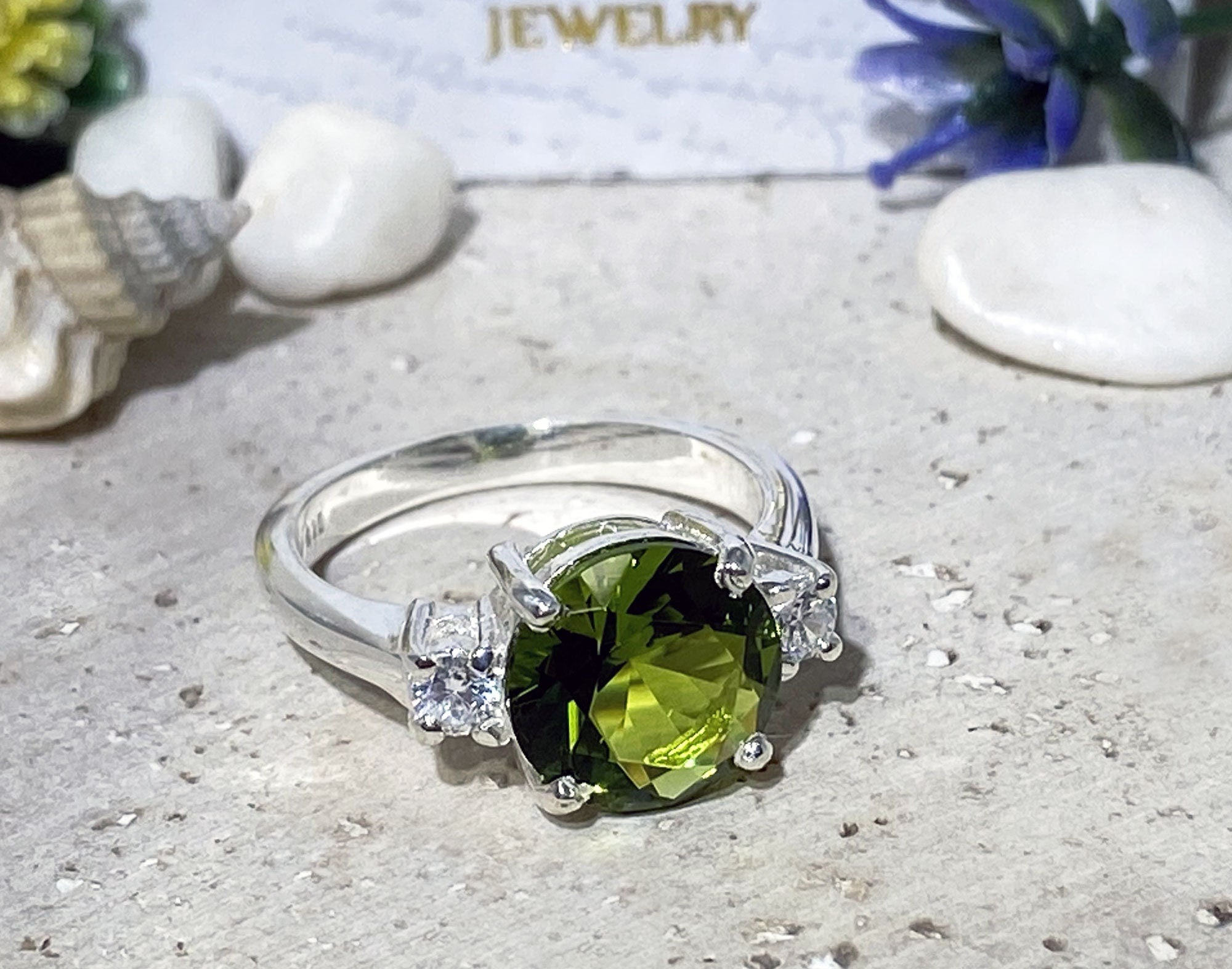 Round Peridot Cocktail Ring with Clear Quartz Accents - H.L.Jewelry