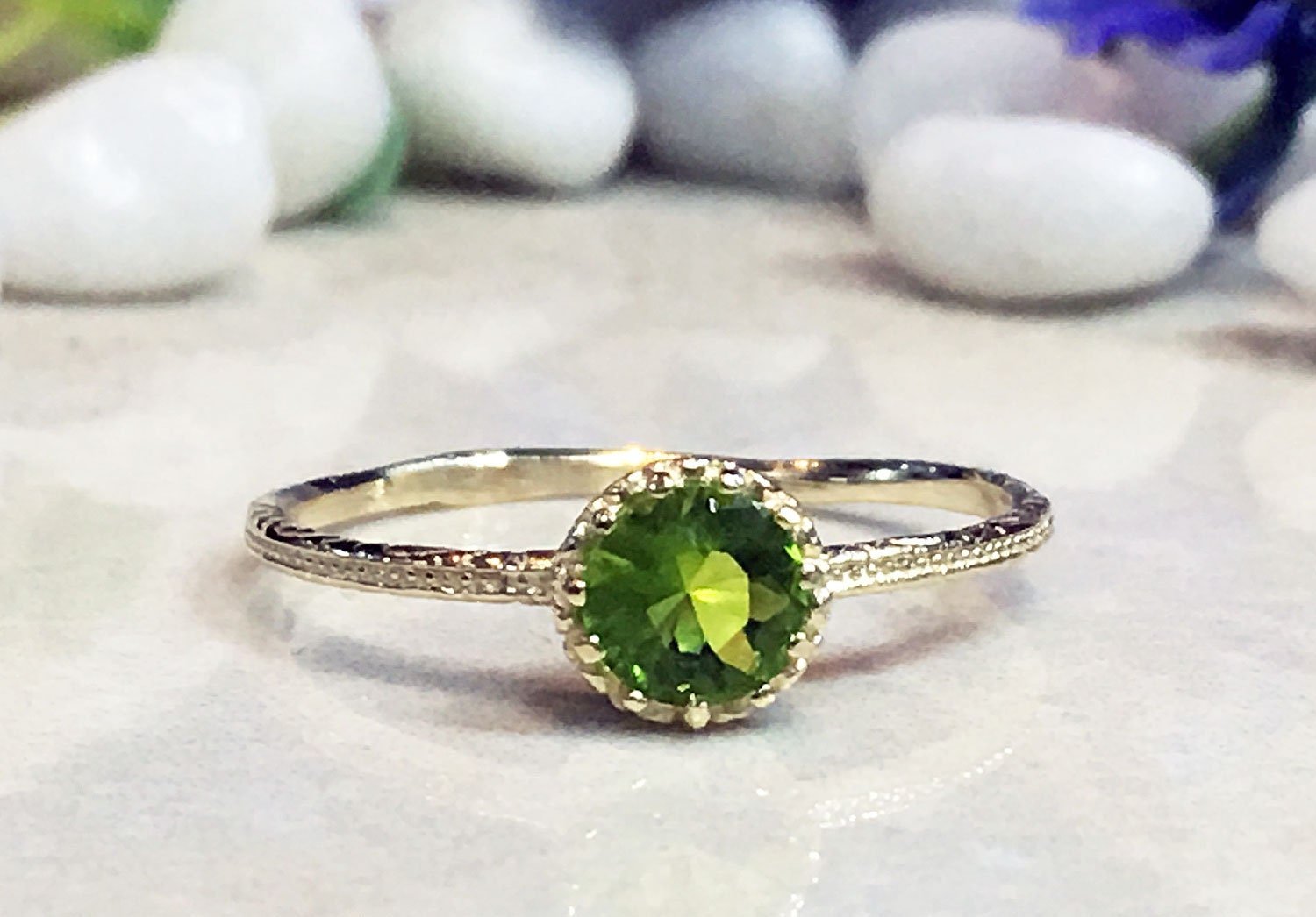 Round Peridot Simple Hammered Band Ring - H.L.Jewelry