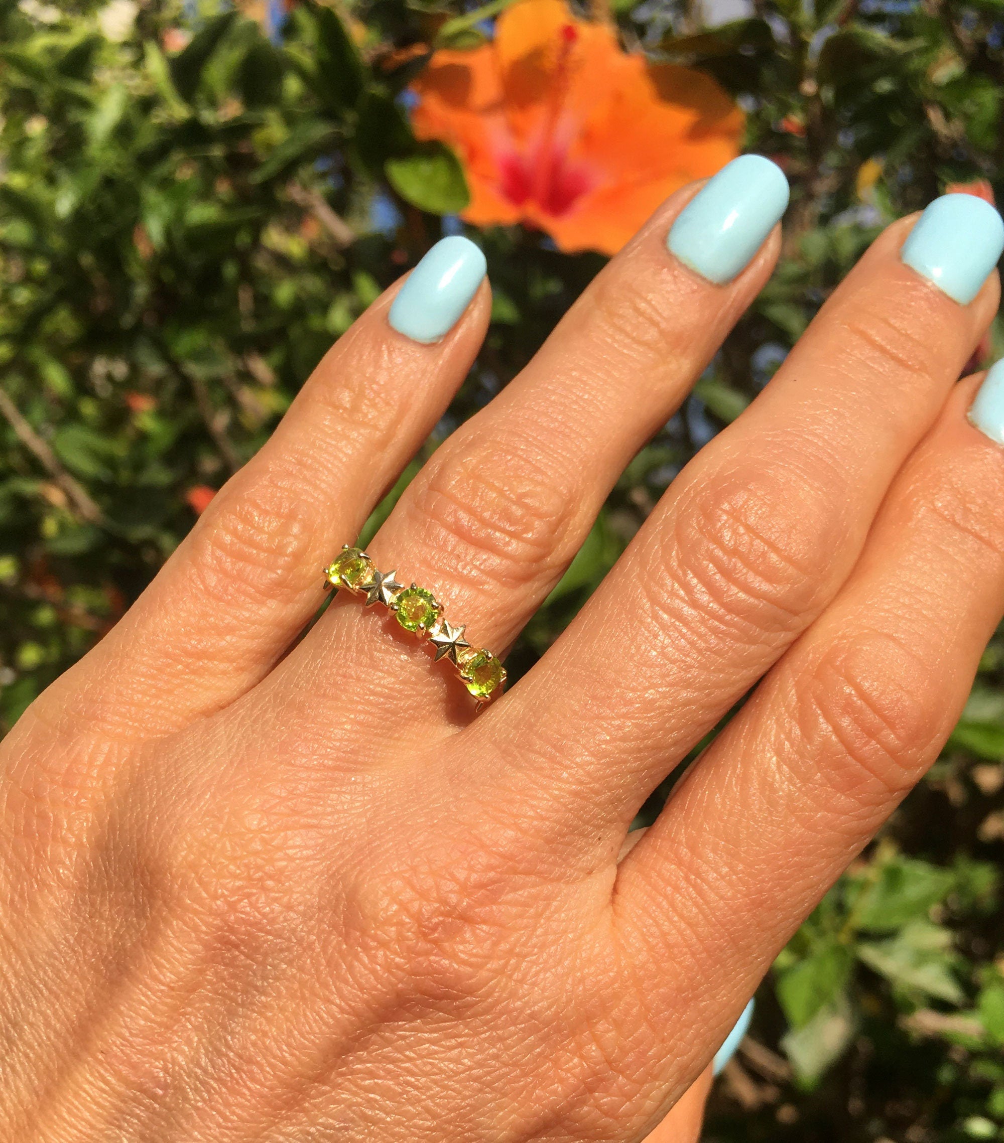 Round Peridot Three Stone Ring with Star Accents - H.L.Jewelry