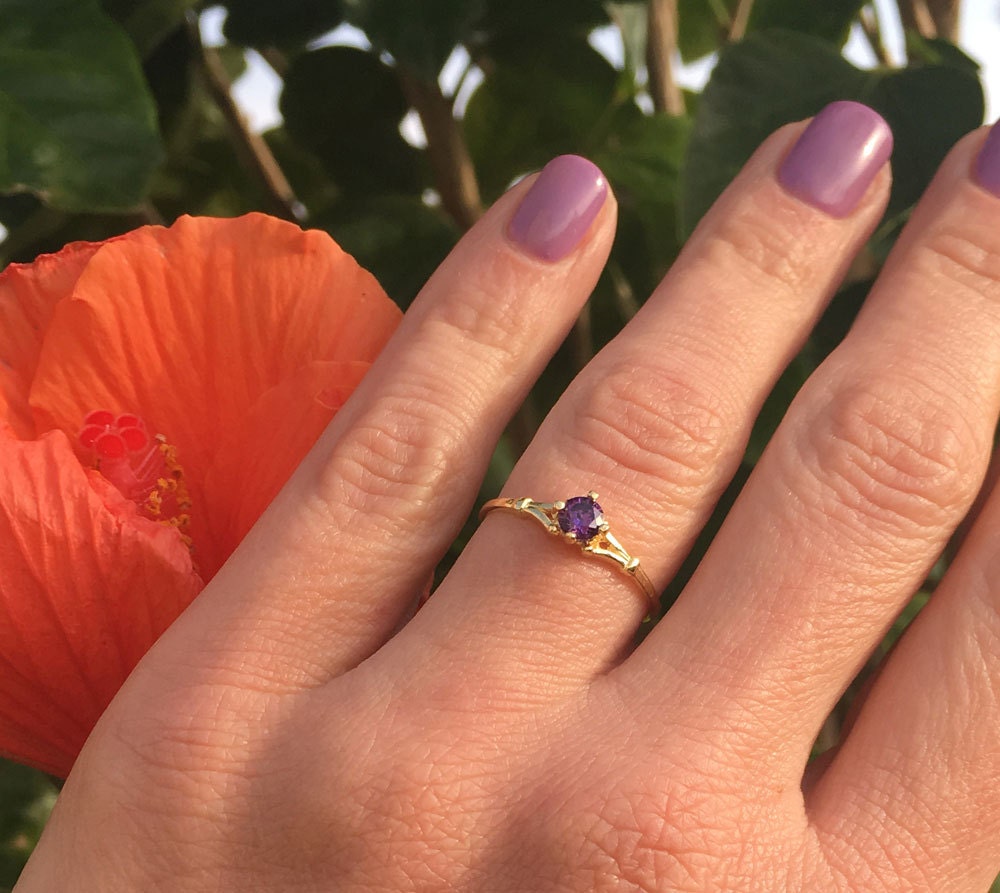 Round Purple Amethyst Delicate Simple Ring - H.L.Jewelry