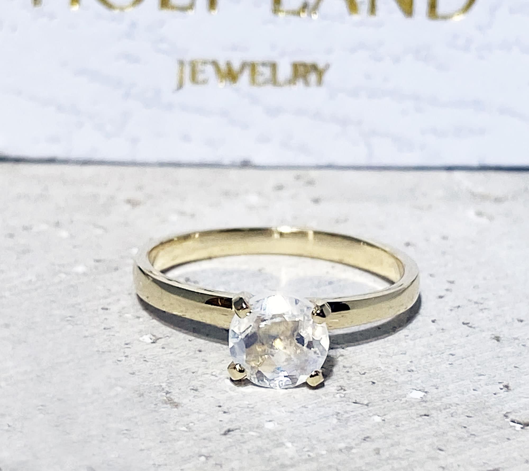 Round Rainbow Moonstone Classic Solitaire Ring - H.L.Jewelry