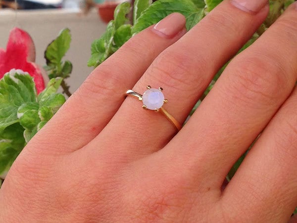 Round Rainbow Moonstone Classic Solitaire Ring - H.L.Jewelry